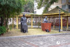 正在潜移默化中成长为担任平易近族回复大任的